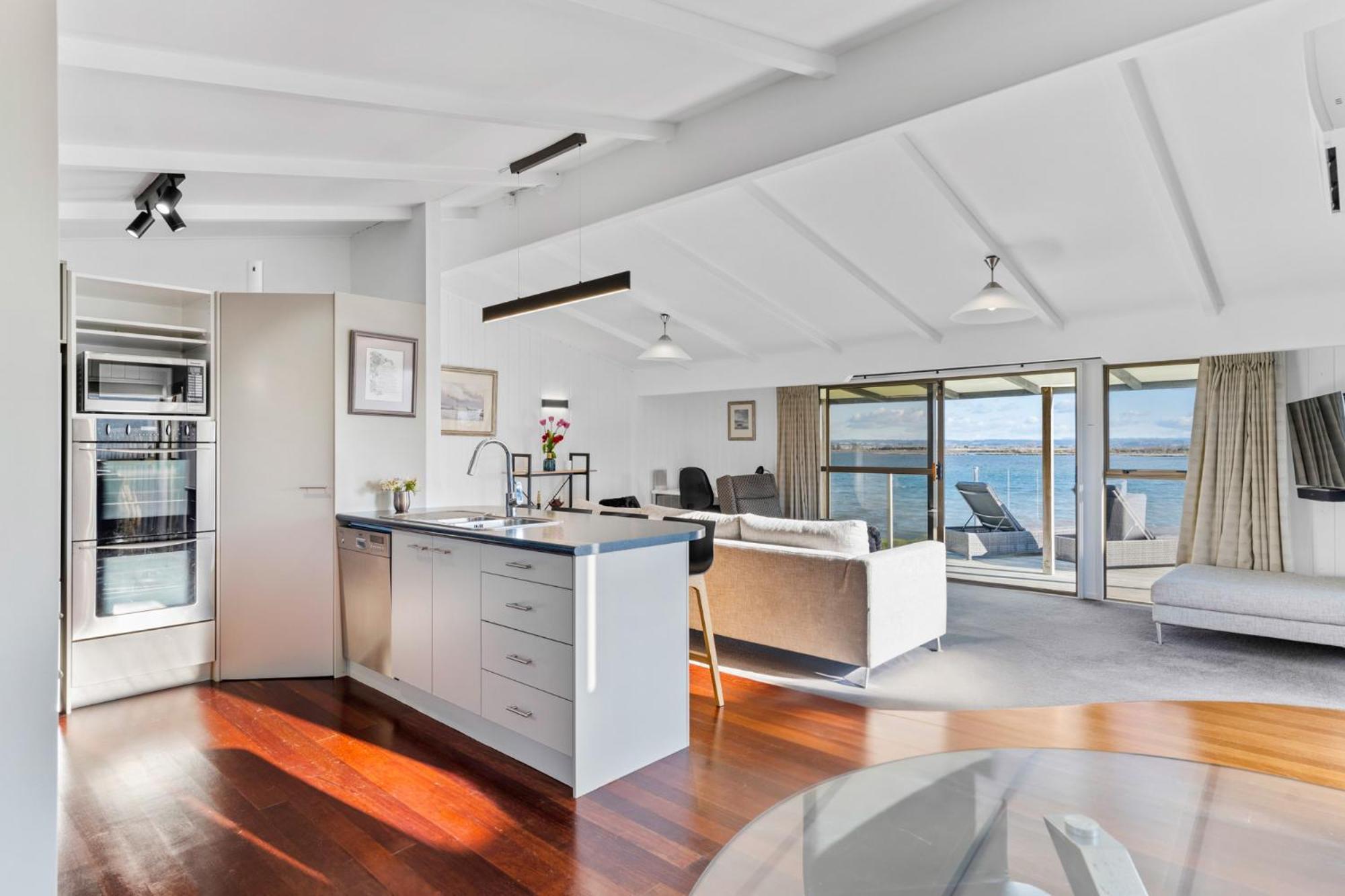 Pukehina Estuary Sunset Views Holiday Home المظهر الخارجي الصورة