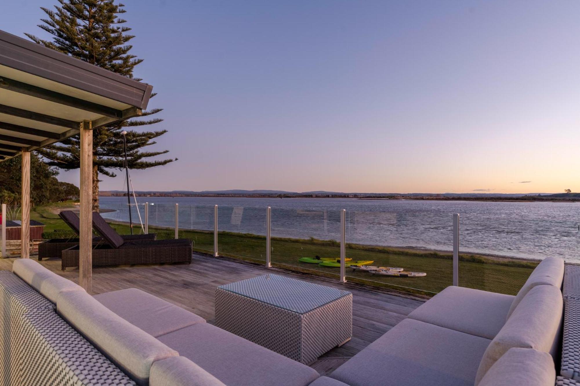 Pukehina Estuary Sunset Views Holiday Home المظهر الخارجي الصورة