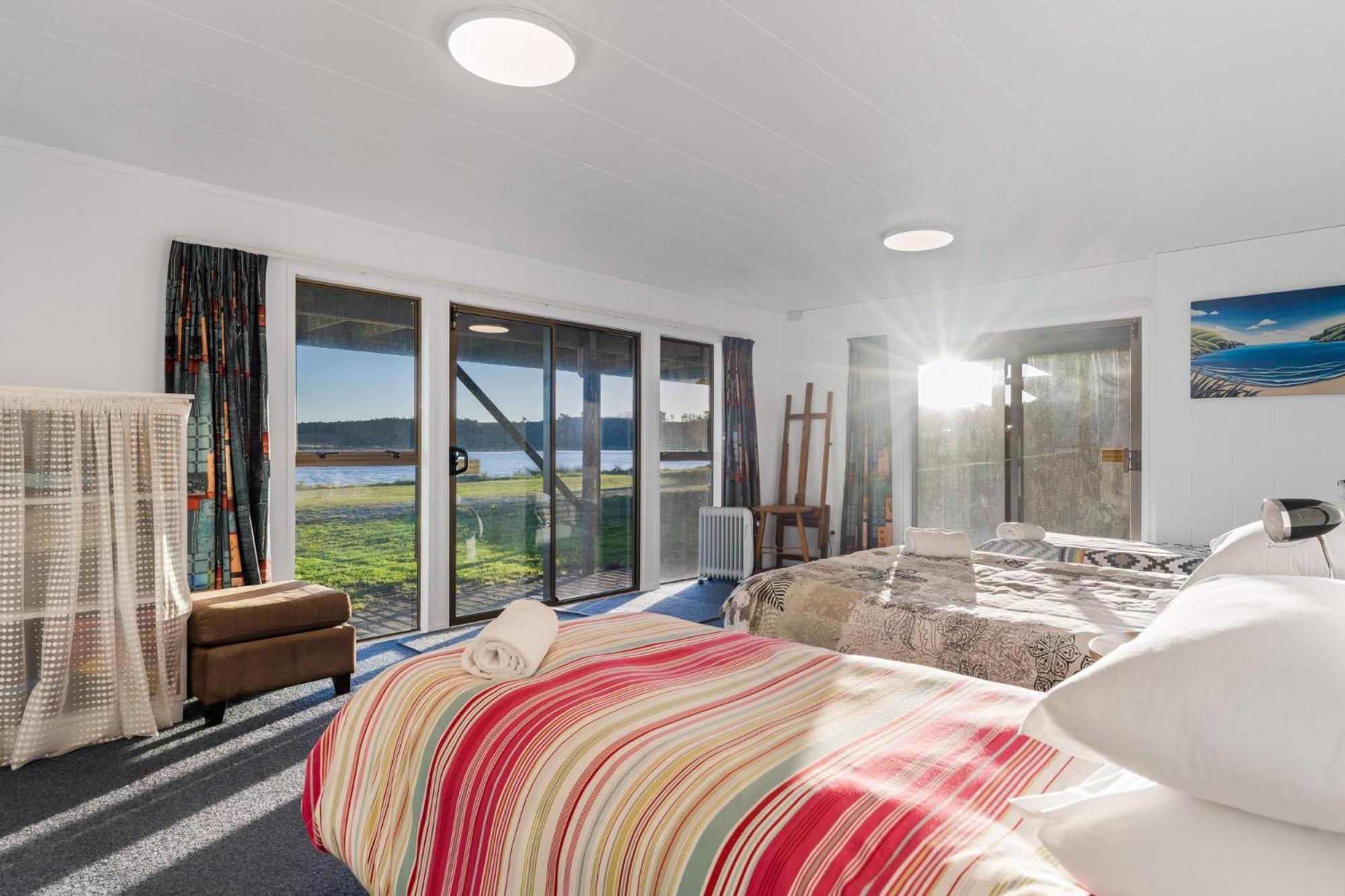 Pukehina Estuary Sunset Views Holiday Home المظهر الخارجي الصورة