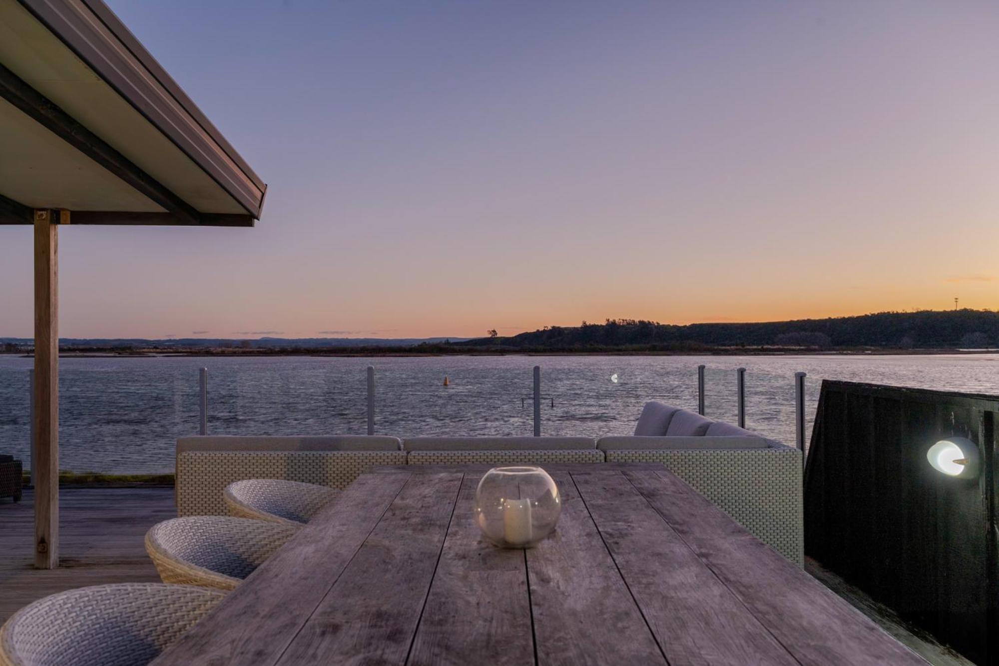 Pukehina Estuary Sunset Views Holiday Home المظهر الخارجي الصورة