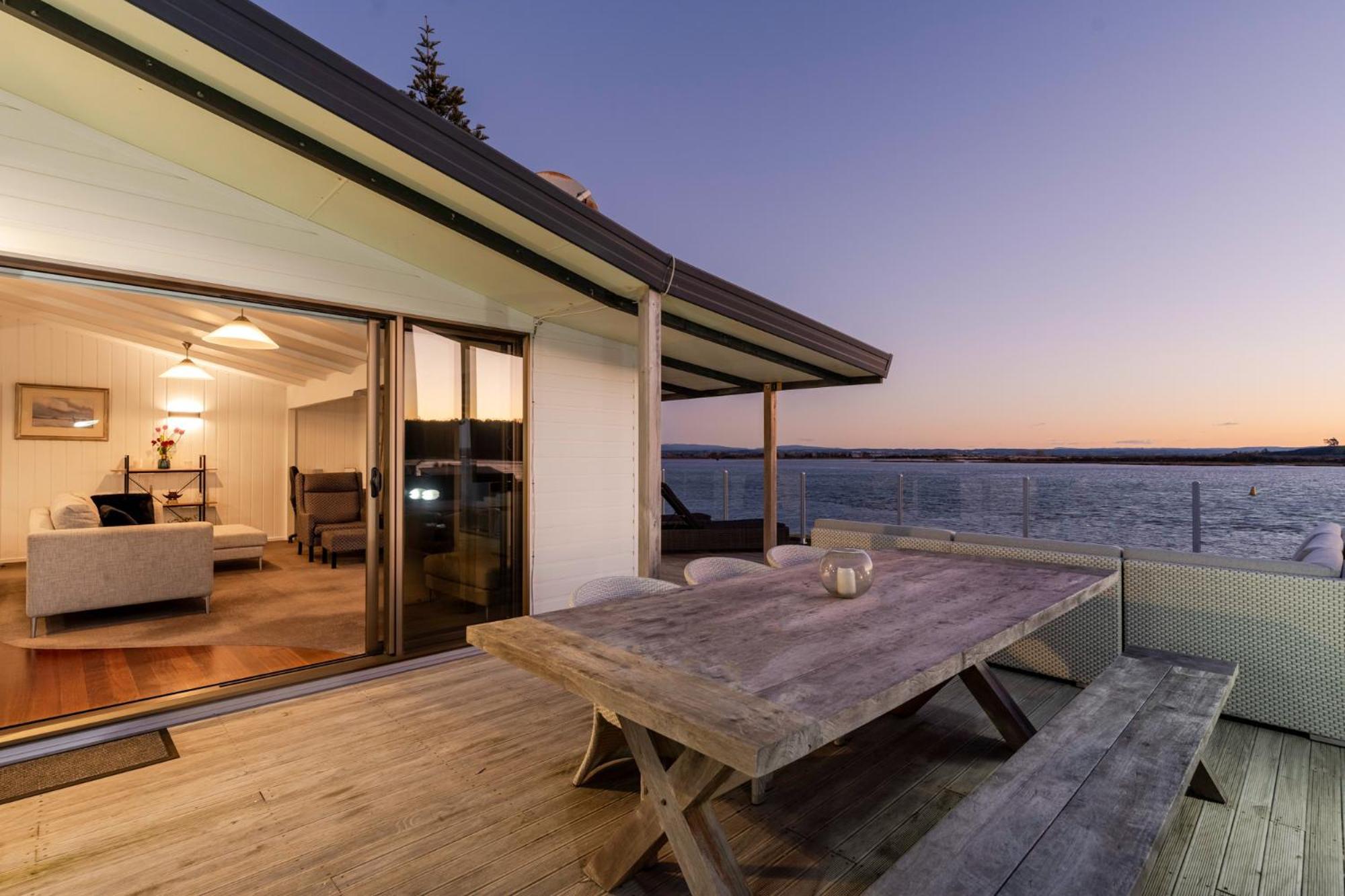 Pukehina Estuary Sunset Views Holiday Home المظهر الخارجي الصورة